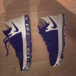 KD Basketball Sneakers